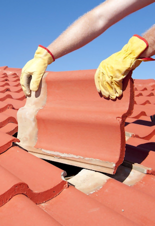 Trabajos de mantenimiento y limpieza de tejados y cubiertas